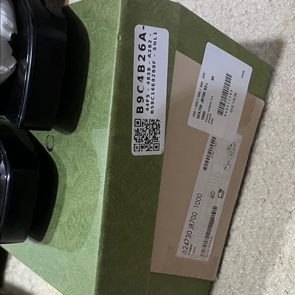 Gucci Sandals - Picture 2 of 11